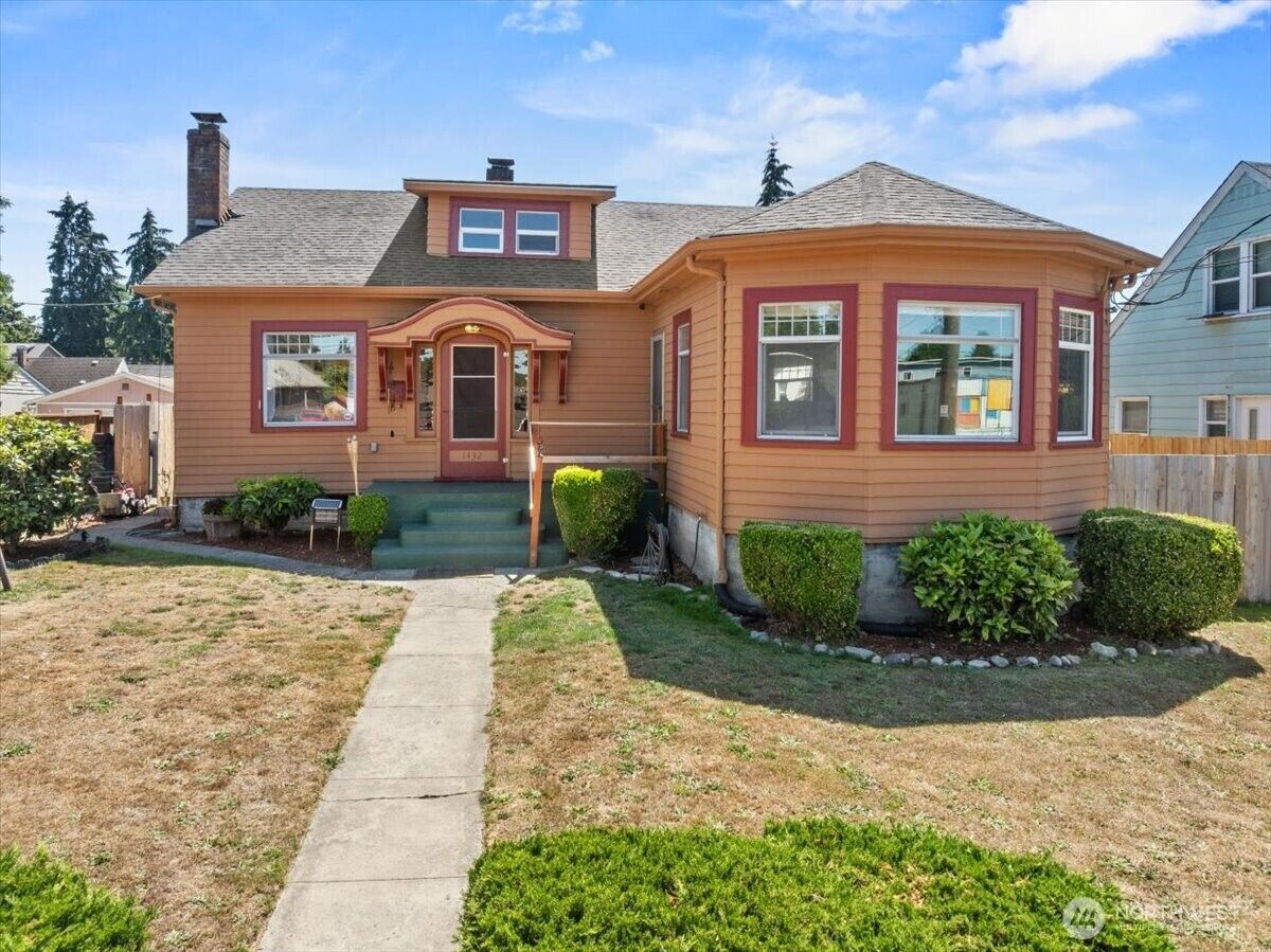 Property Photo:  1432 S 56th Street  WA 98408 