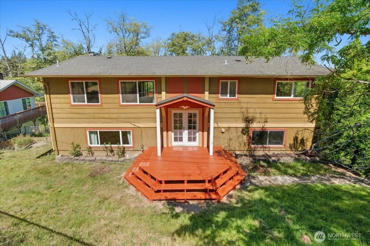 Property Photo: 102 Green Hill Drive WA 98632