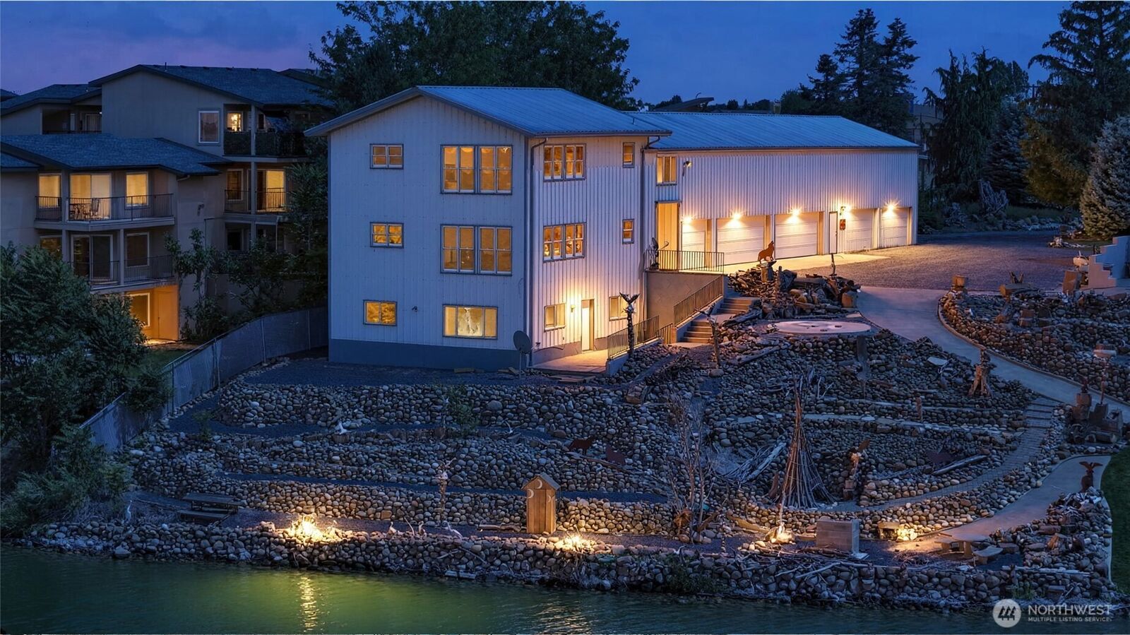 Property Photo:  2922 W Marina Drive  WA 98837 