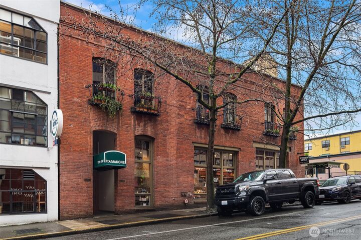 Property Photo:  1507  Western Avenue R201  WA 98101 