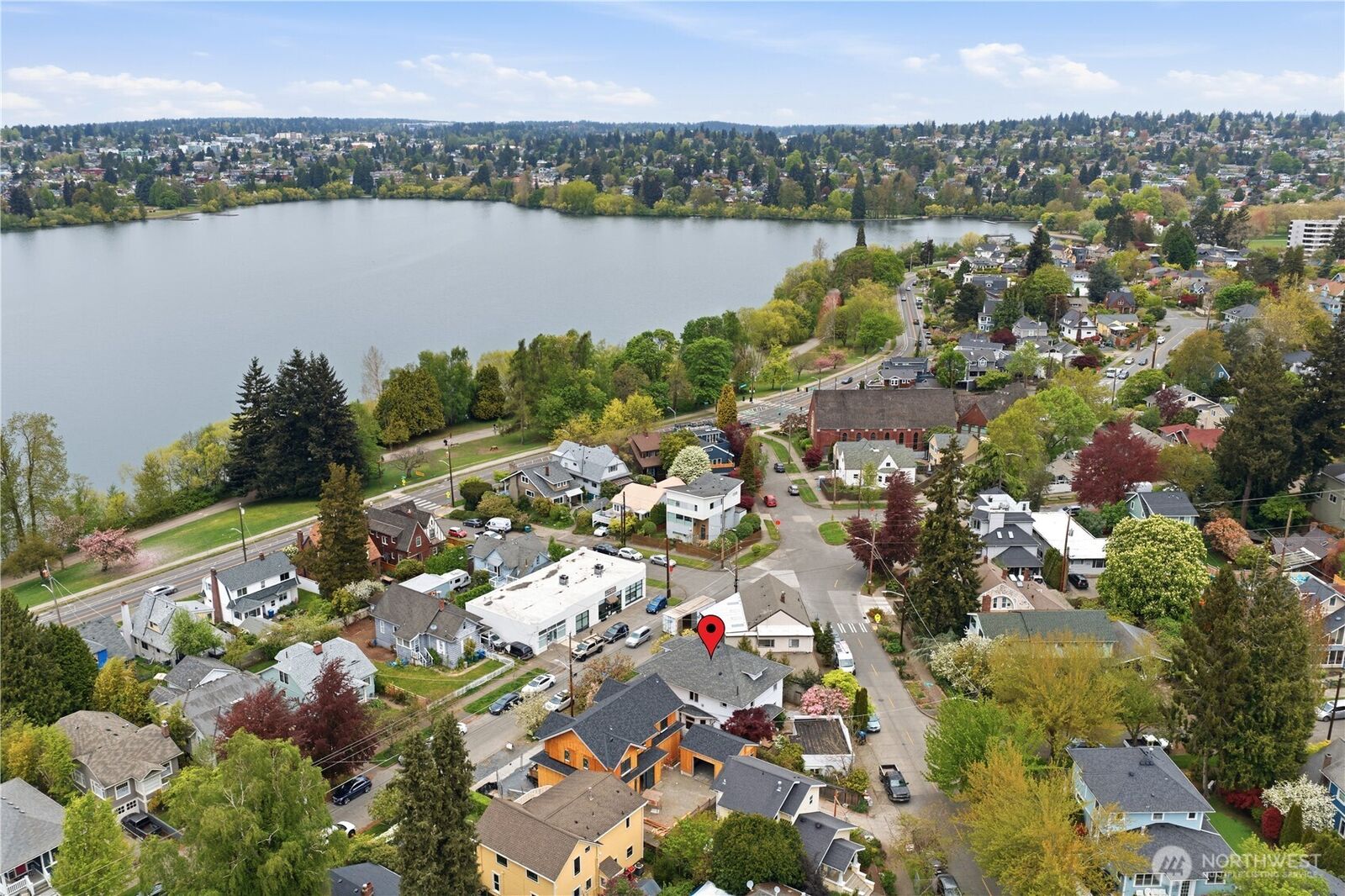 Property Photo:  6238  Woodlawn Avenue N  WA 98103 