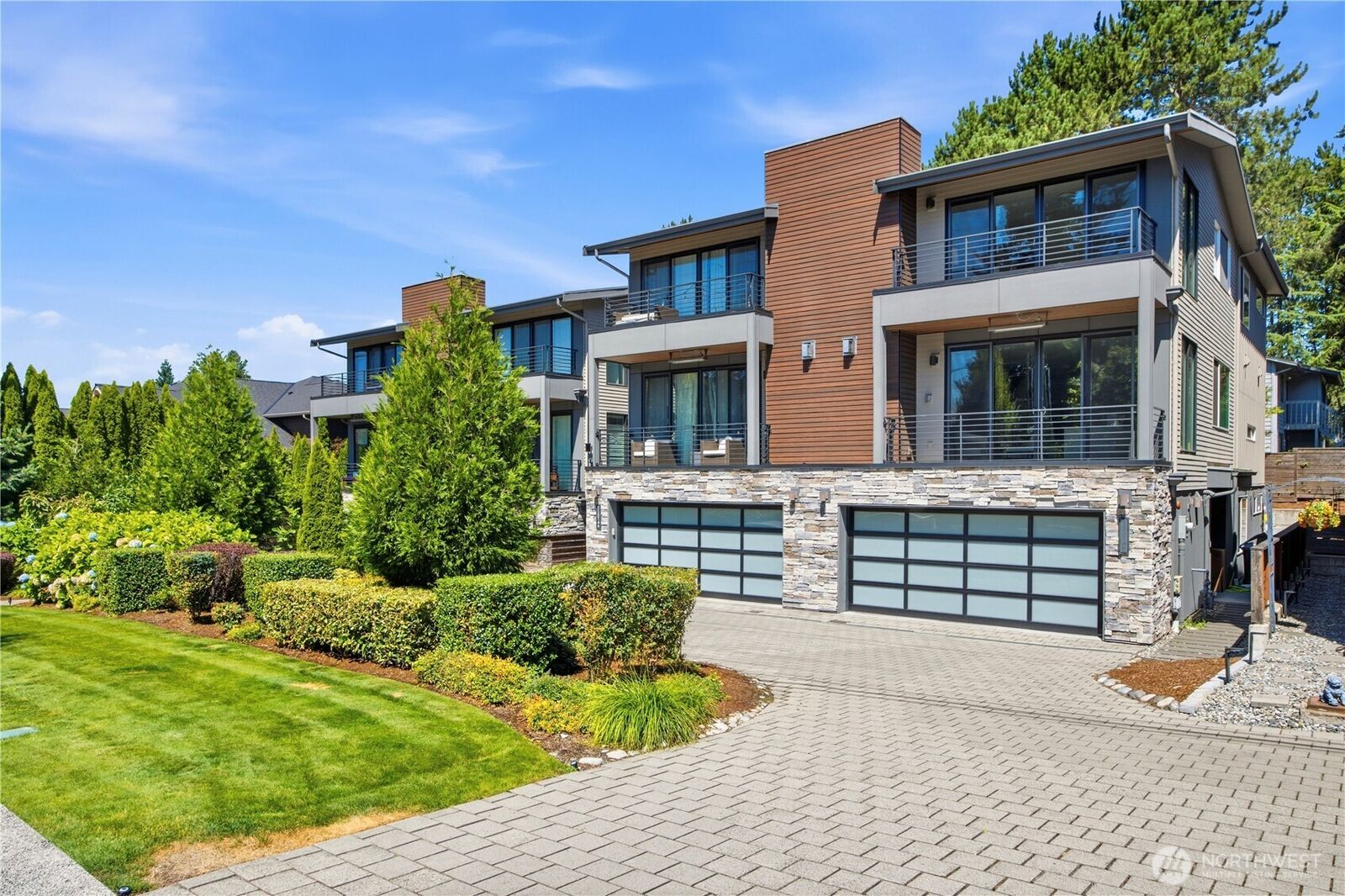 Property Photo: 11514 NE 87th Street B WA 98033