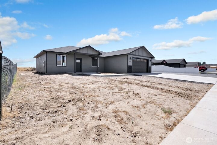Property Photo: 100 Sunwest Drive WA 98823