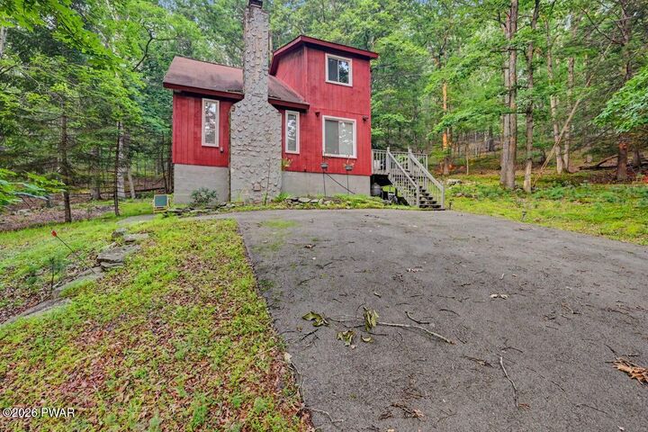 Property Photo:  214 Manchester Drive  PA 18324 