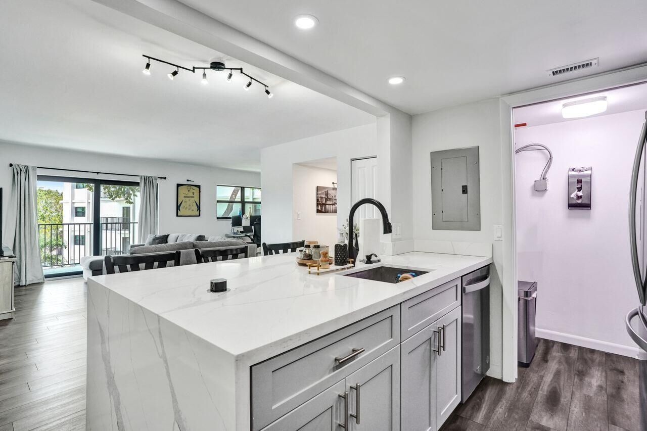 Property Photo: 1000 River Reach Drive 321 FL 33315