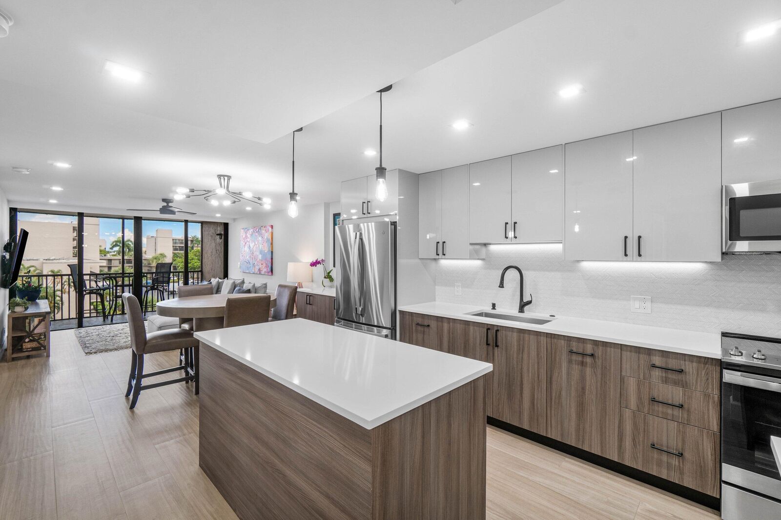 Property Photo:  4 Royal Palm Way 4020  FL 33432 