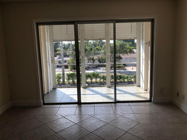 Property Photo:  3040 NE 16th Avenue 303  FL 33334 