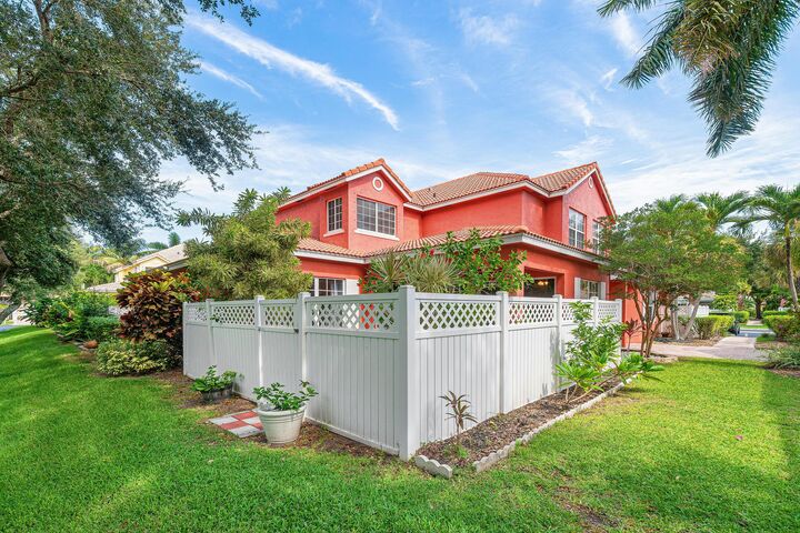 Property Photo:  5548 Boynton Gardens Drive  FL 33437 