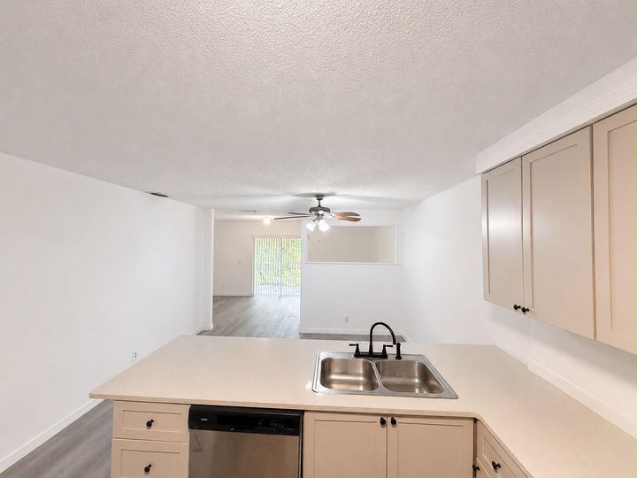 Property Photo:  4261 NW 114th Terrace  FL 33065 