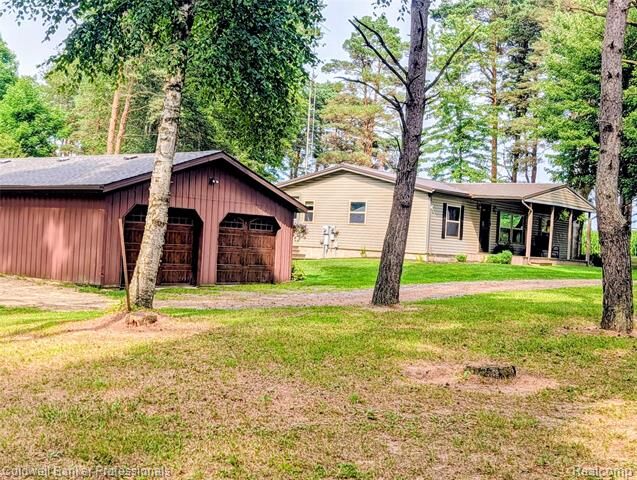 Property Photo:  6895 Lanway Road  MI 48741 