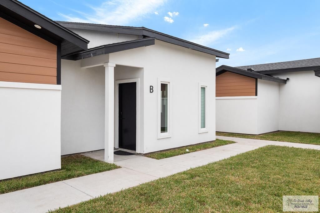 Property Photo:  3569 Hidalgo Cir  TX 78526 