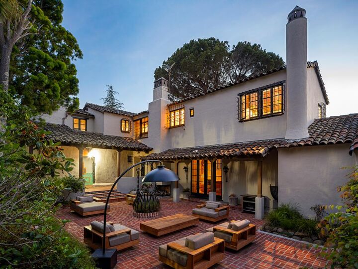 Property Photo:  862 Chiltern Road  CA 94010 