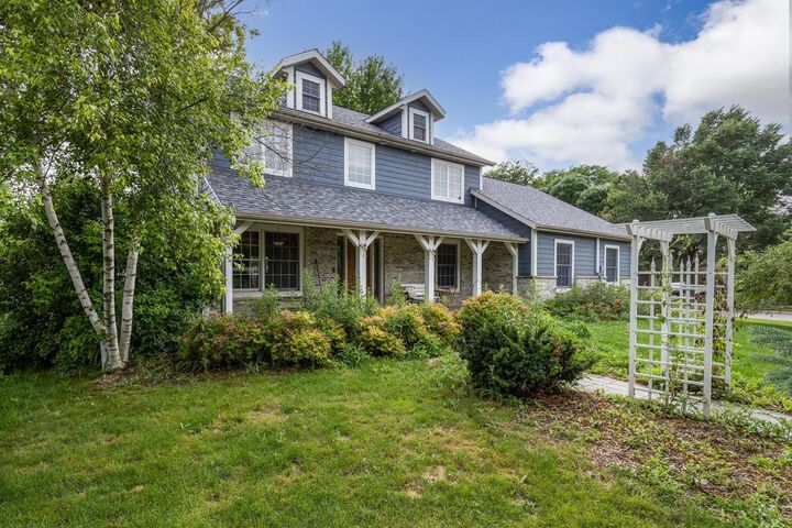 Property Photo: 612 Fairway Circle WI 53549