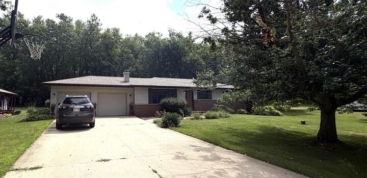 Property Photo: 2451 S Country Lane WI 53511