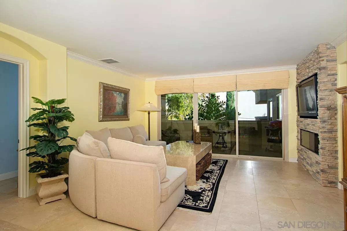 Property Photo: 7635 Eads 307 CA 92037