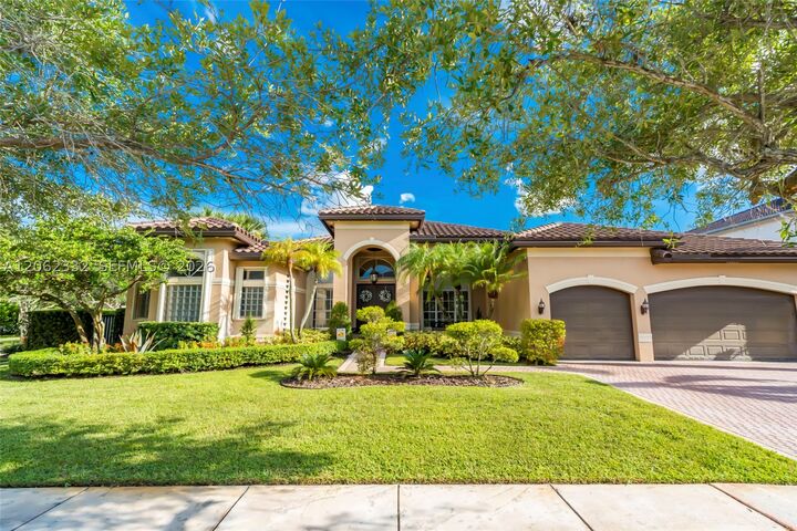 Property Photo: 18800 SW 41st St FL 33029