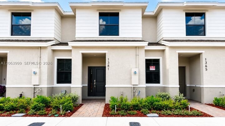 Property Photo:  1381 NE 4th Ave 1381  FL 33034 