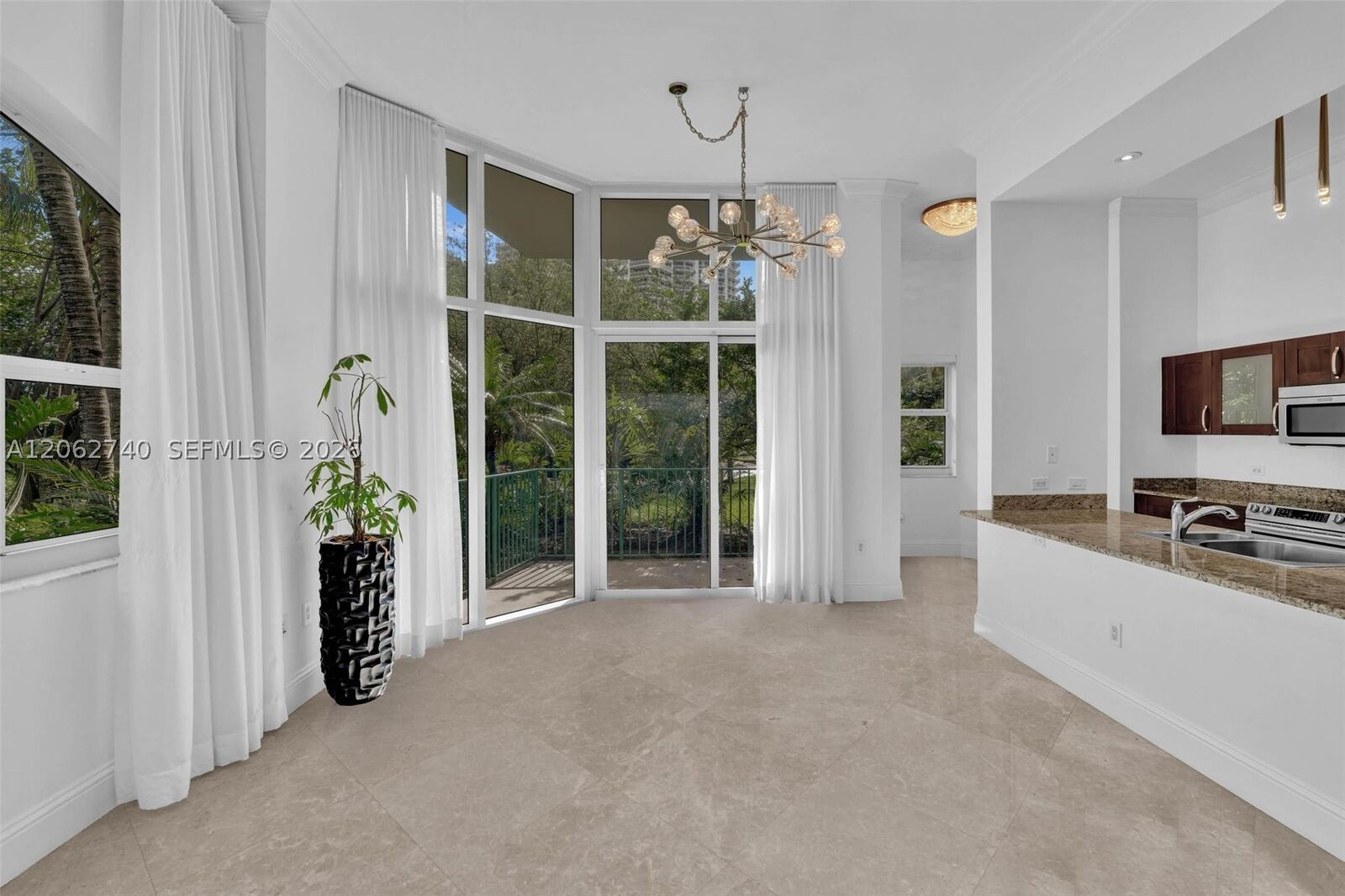 Property Photo: 20000 E Country Club Dr 110 FL 33180
