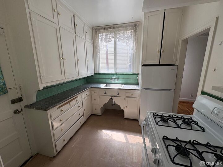 Property Photo:  1414 Taraval Street  CA 94116 