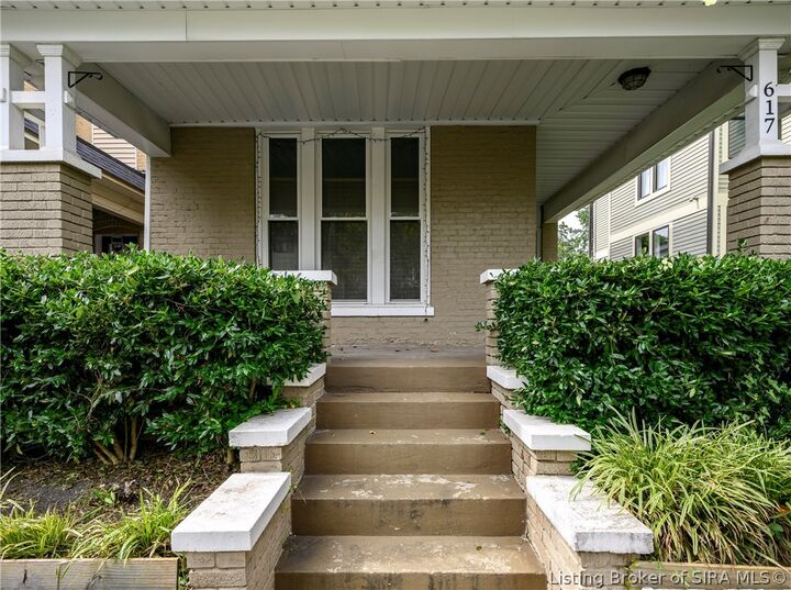 Property Photo:  617 E Elm Street  IN 47150 