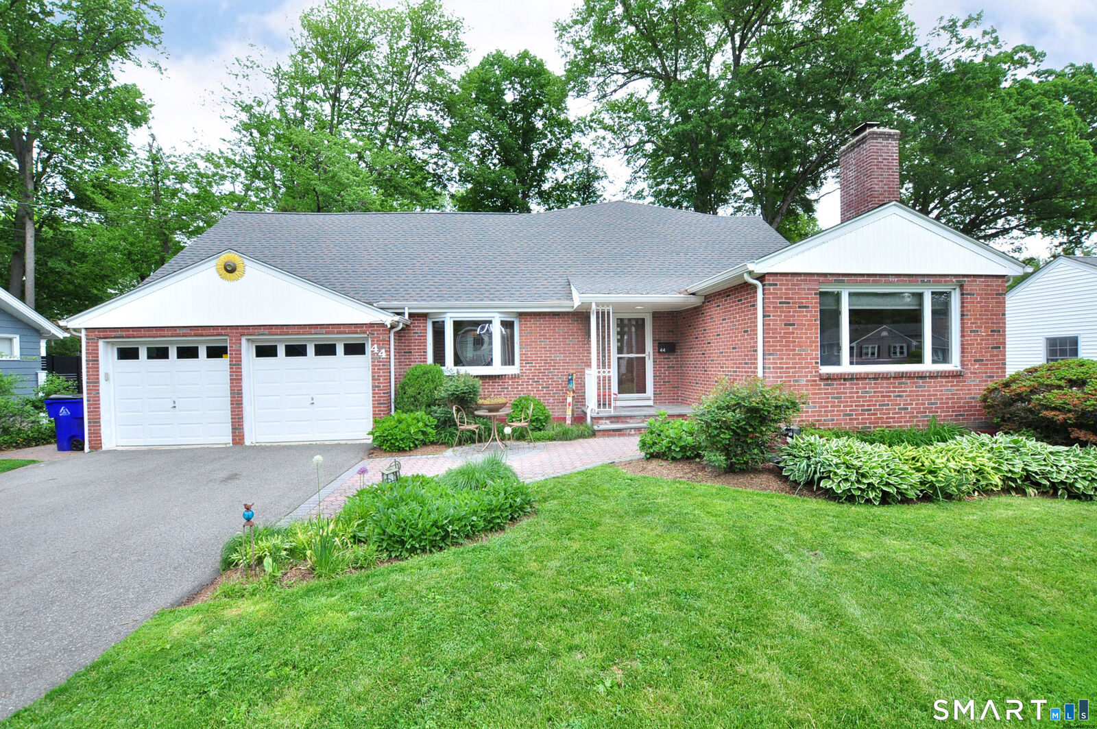 Property Photo:  44 Miamis Road  CT 06117 