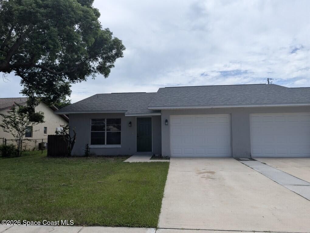 Property Photo:  142 E Towne Place  FL 32796 