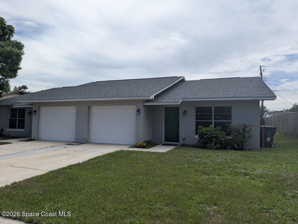 Property Photo:  152 E Towne Place  FL 32796 