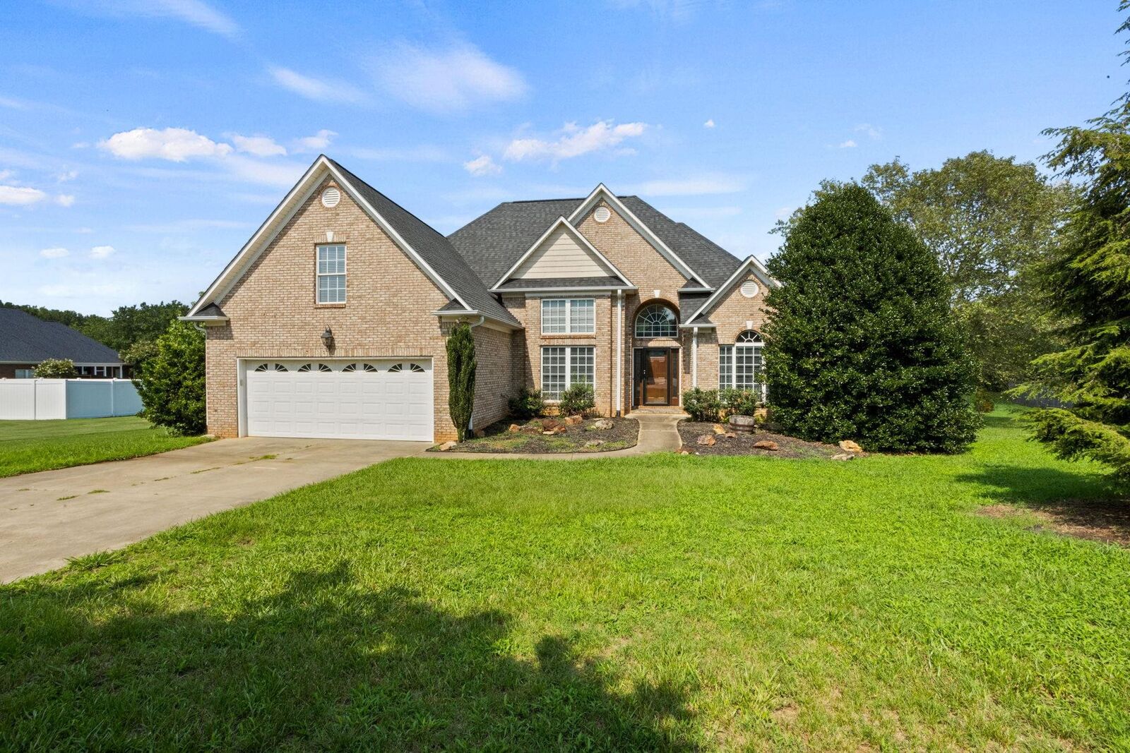 Property Photo: 515 Blackstone Drive SC 29349