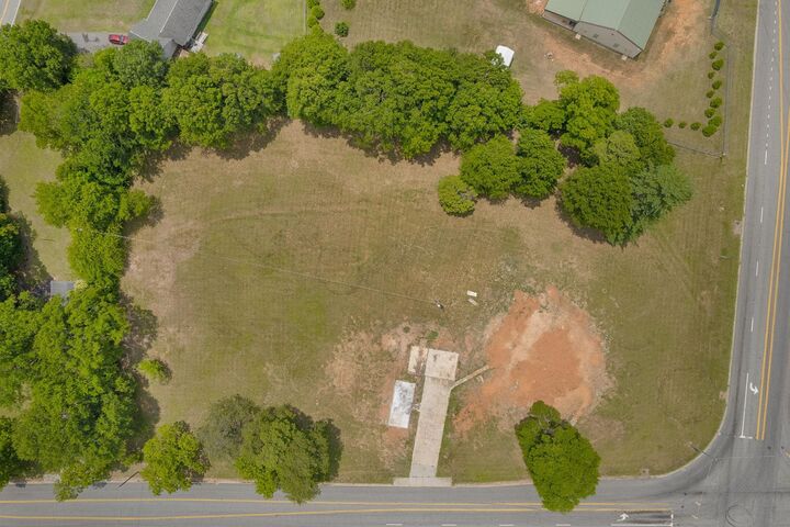 Property Photo: 601 Lyman Road *** SC 29349