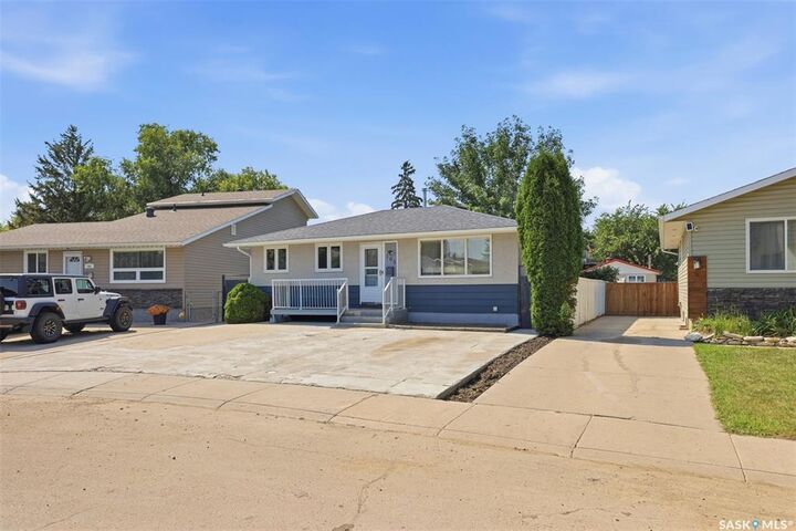 Property Photo:  165 Acadia Court  SK S7H 4C4 