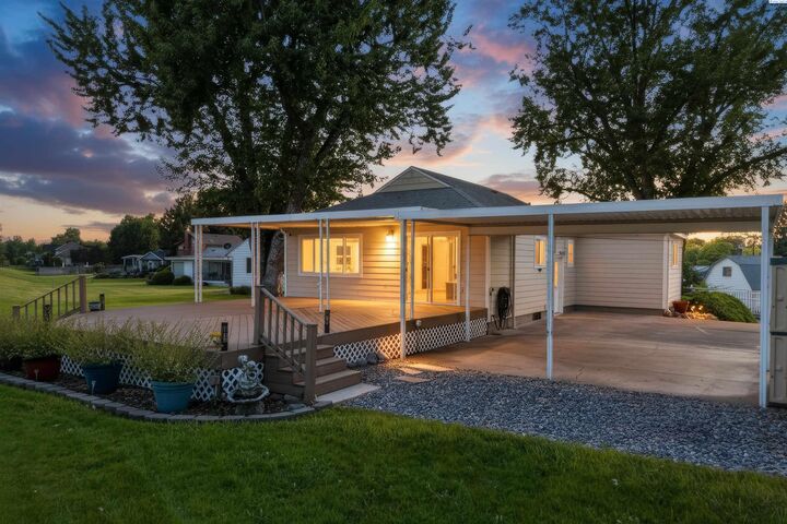 Property Photo:  1734 Gaillard Place  WA 99354 