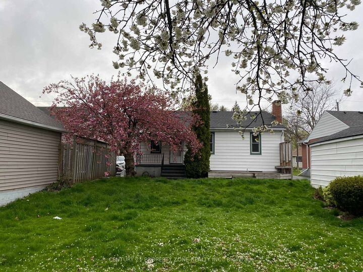 Property Photo: 6300 Corwin Crescent ON L2G 2M1