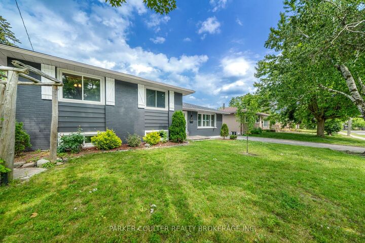 Photo de la propriété:  17 Harding Avenue  ON L4M 3K1 