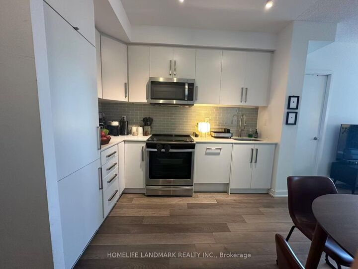 5180 Yonge Street 2807 — photo 1