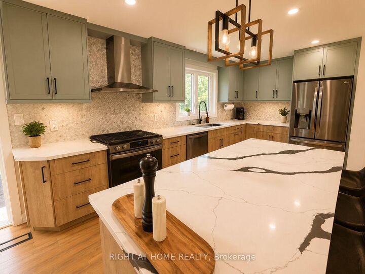 Property Photo: 4440 Cosburn Crescent ON L7L 1S5