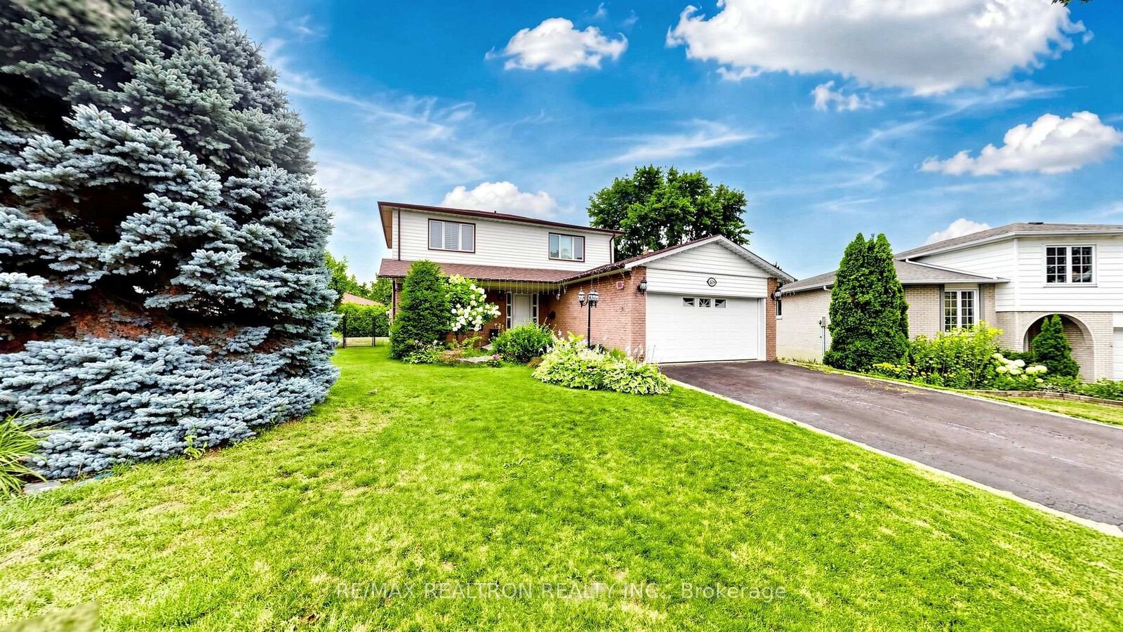 Property Photo: 349 Siena Court ON L1J 6V5