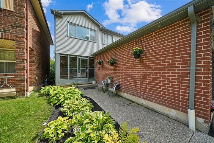 Property Photo: 7031 Tamar Mews ON L5N 3S2