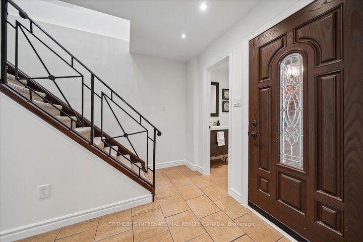 Property Photo: 7031 Tamar Mews ON L5N 3S2