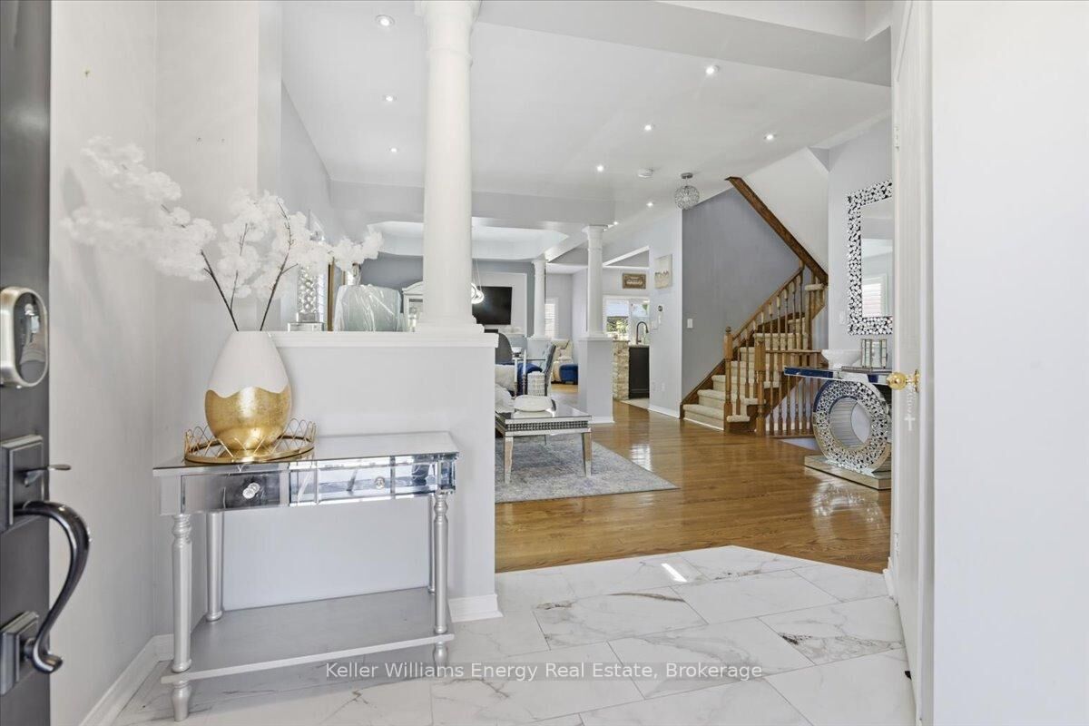 Property Photo: 9 Iberville Road W ON L1M 1H5