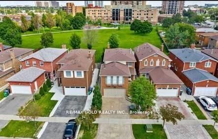 36 Windmill Boulevard — photo 1