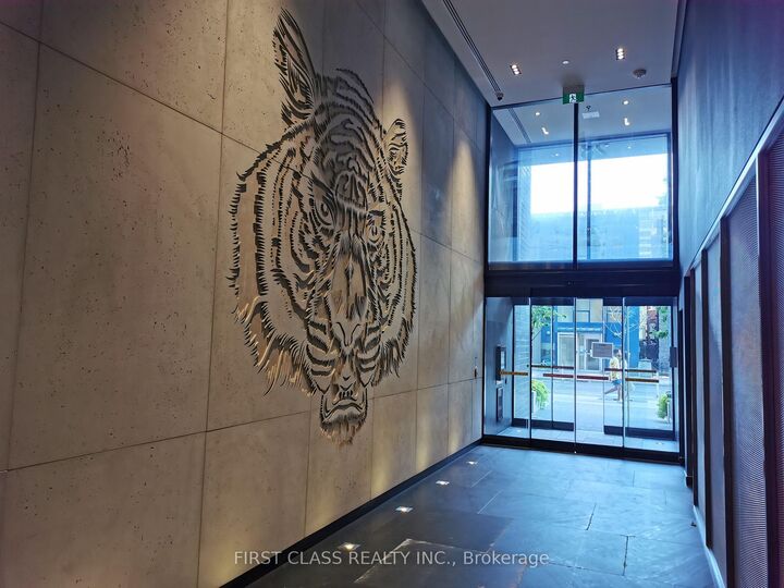 Property Photo:  28 Wellesley Street E 3504  ON M4Y 0C4 