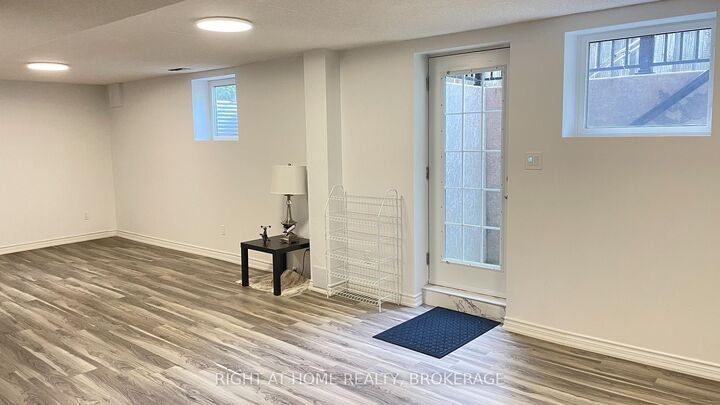 Property Photo: 1163 Rosethorne Road Lower ON L6M 1H5