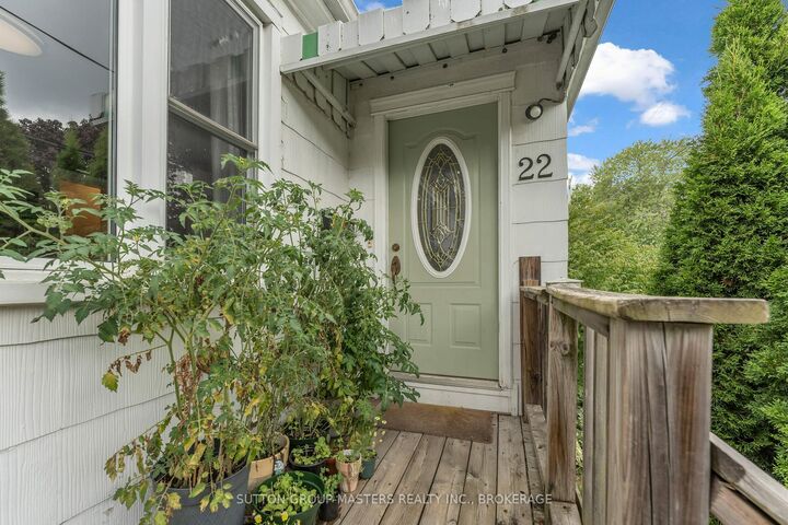 Property Photo: 22 Westdale Avenue W ON K7L 4R9