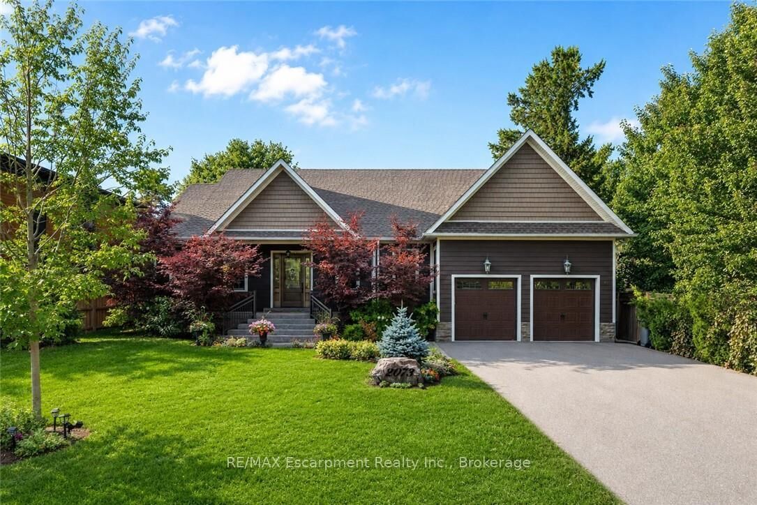 Property Photo: 2073 Deramore Drive ON L6J 2P7