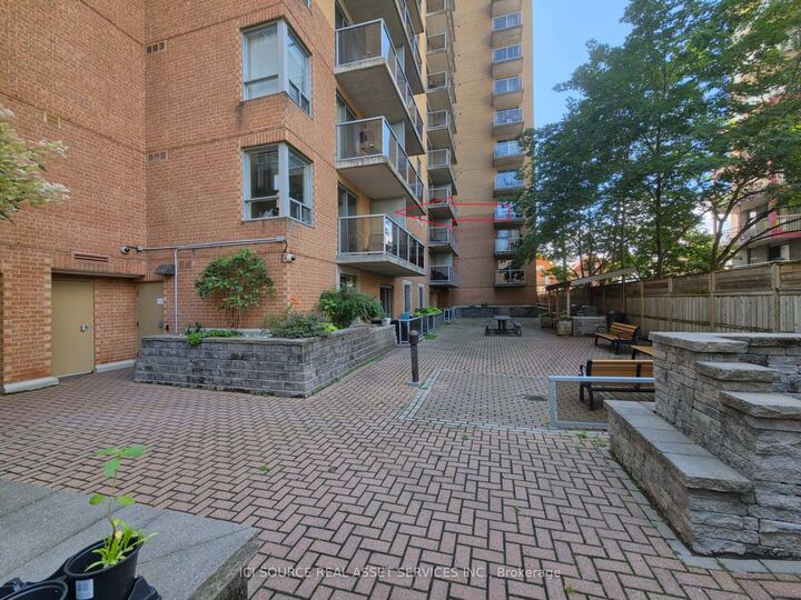 Property Photo:  429 Somerset Street W 204  ON K2P 2P5 