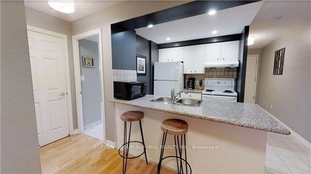 Property Photo: 168 Simcoe Street 722 ON M5H 4C9