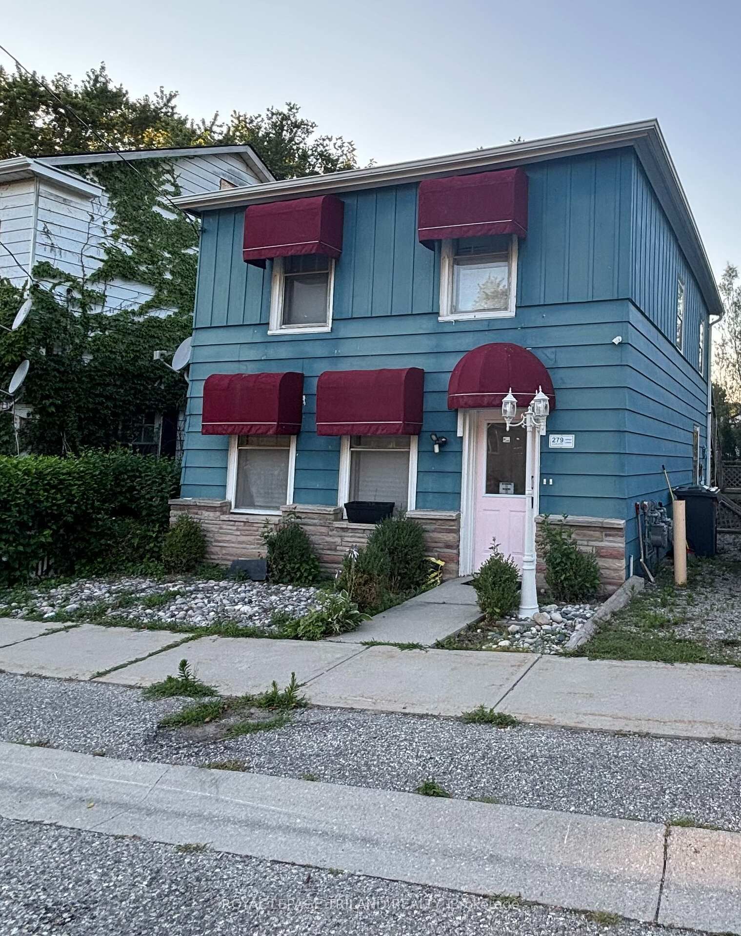 Property Photo:  279 Charlotte Street Upper  ON N5L 1A8 