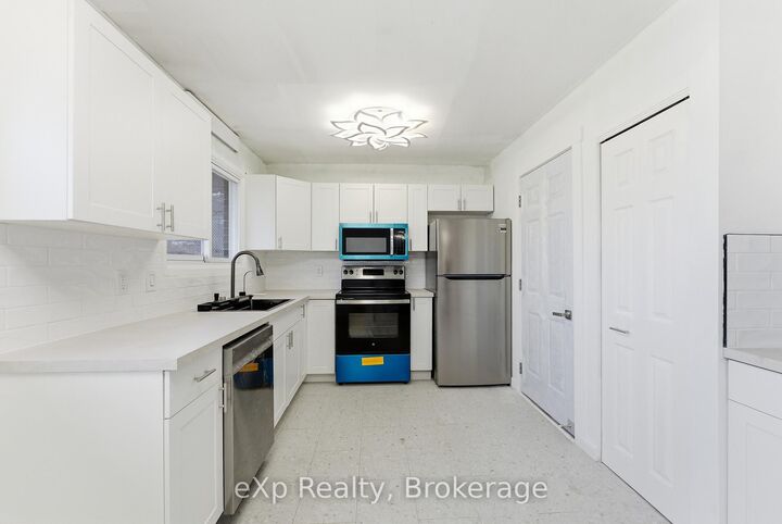 Property Photo:  696 Whites Road  ON K8V 5P8 