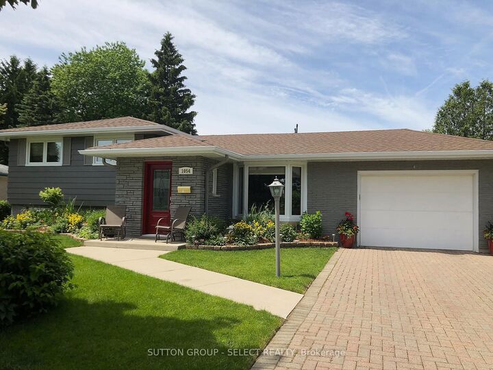 Property Photo:  1054 Chippewa Drive  ON N5V 2T7 