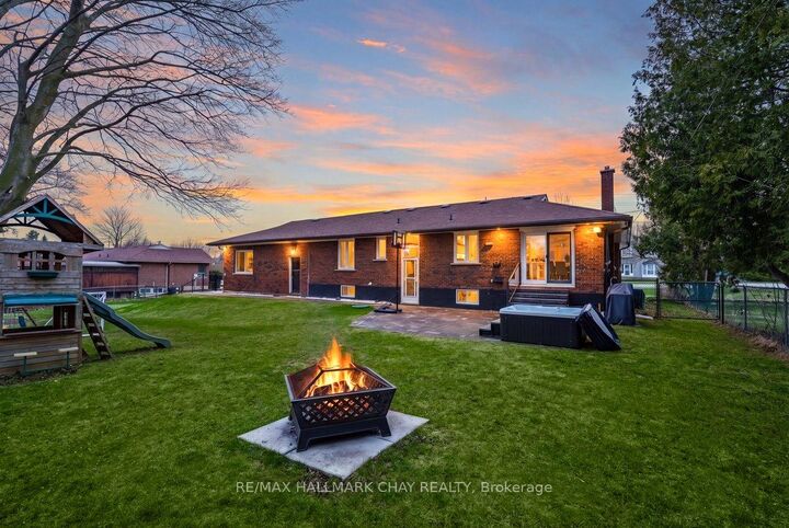 1587 Mount Albert Road — photo 1